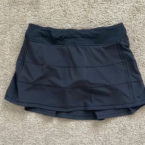 Lululemon pleated tennis skirt black size 8 long